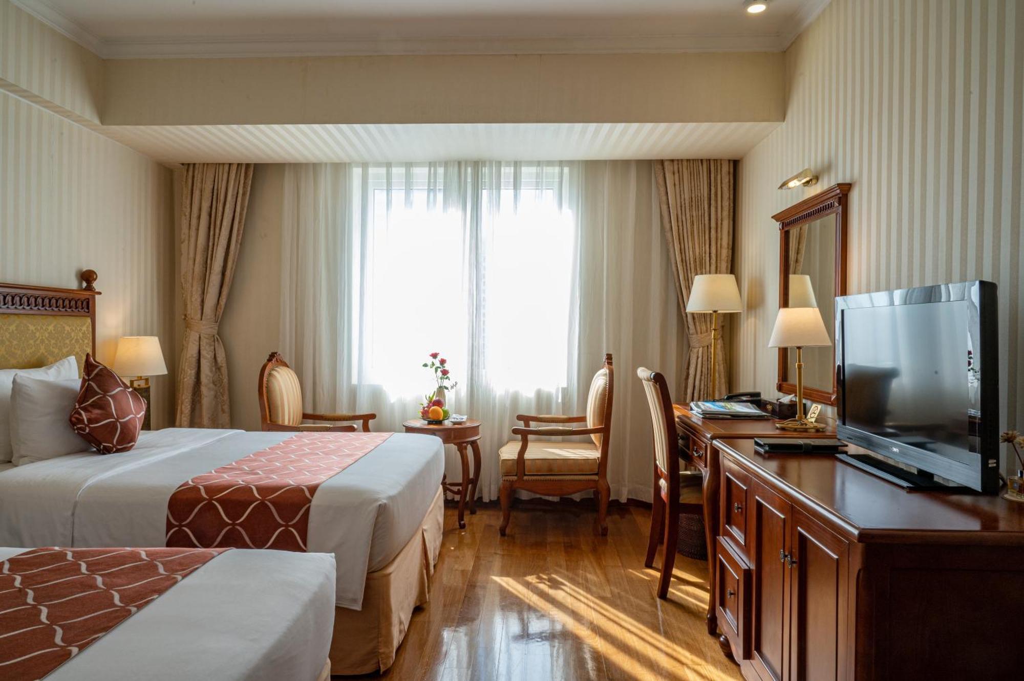 Hotel Grand Saigon Хошимин Екстериор снимка